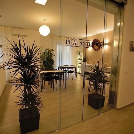 Phalanthos Taranto Bed & Breakfast Bagian luar foto