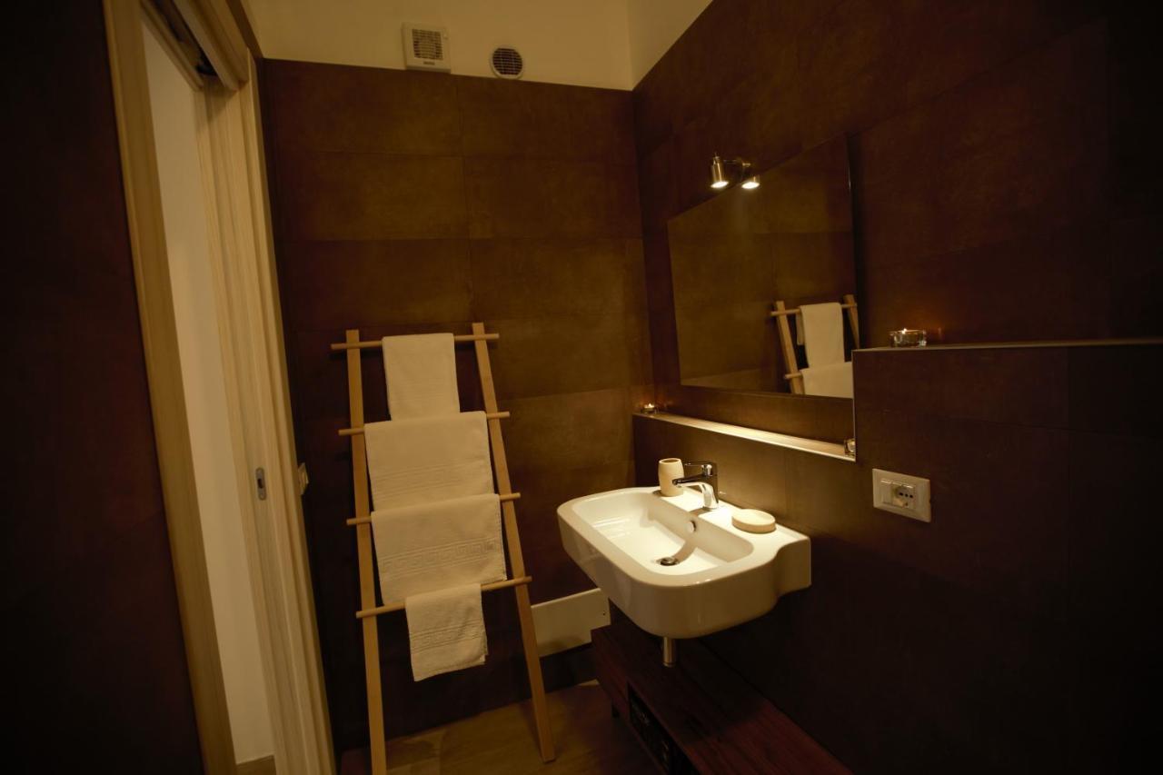 Phalanthos Taranto Bed & Breakfast Bagian luar foto