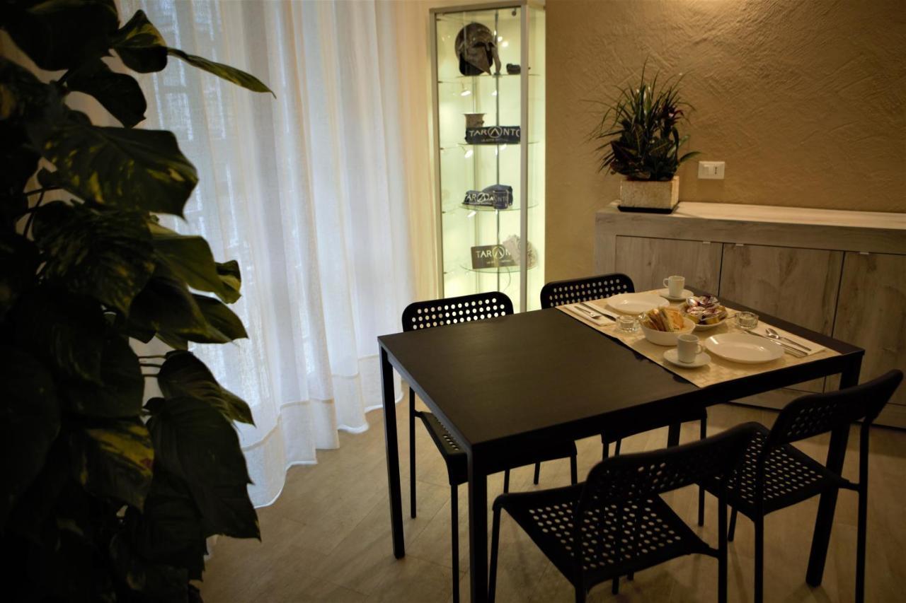 Phalanthos Taranto Bed & Breakfast Bagian luar foto