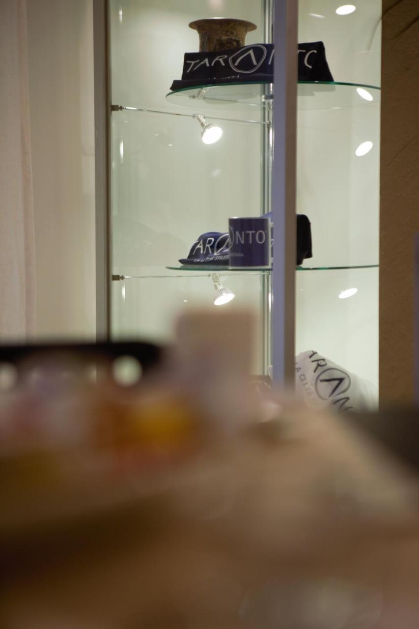 Phalanthos Taranto Bed & Breakfast Bagian luar foto
