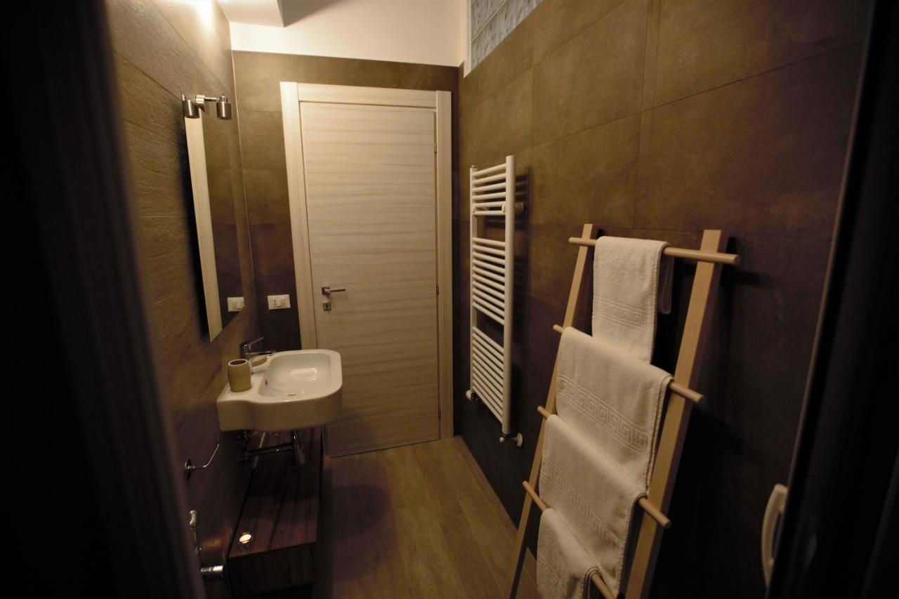 Phalanthos Taranto Bed & Breakfast Bagian luar foto